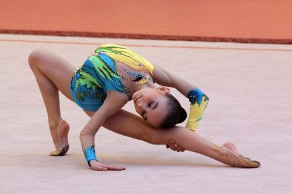 Спортсменка перевернула представление о гибкости